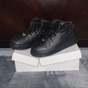 Black Air Force 1s